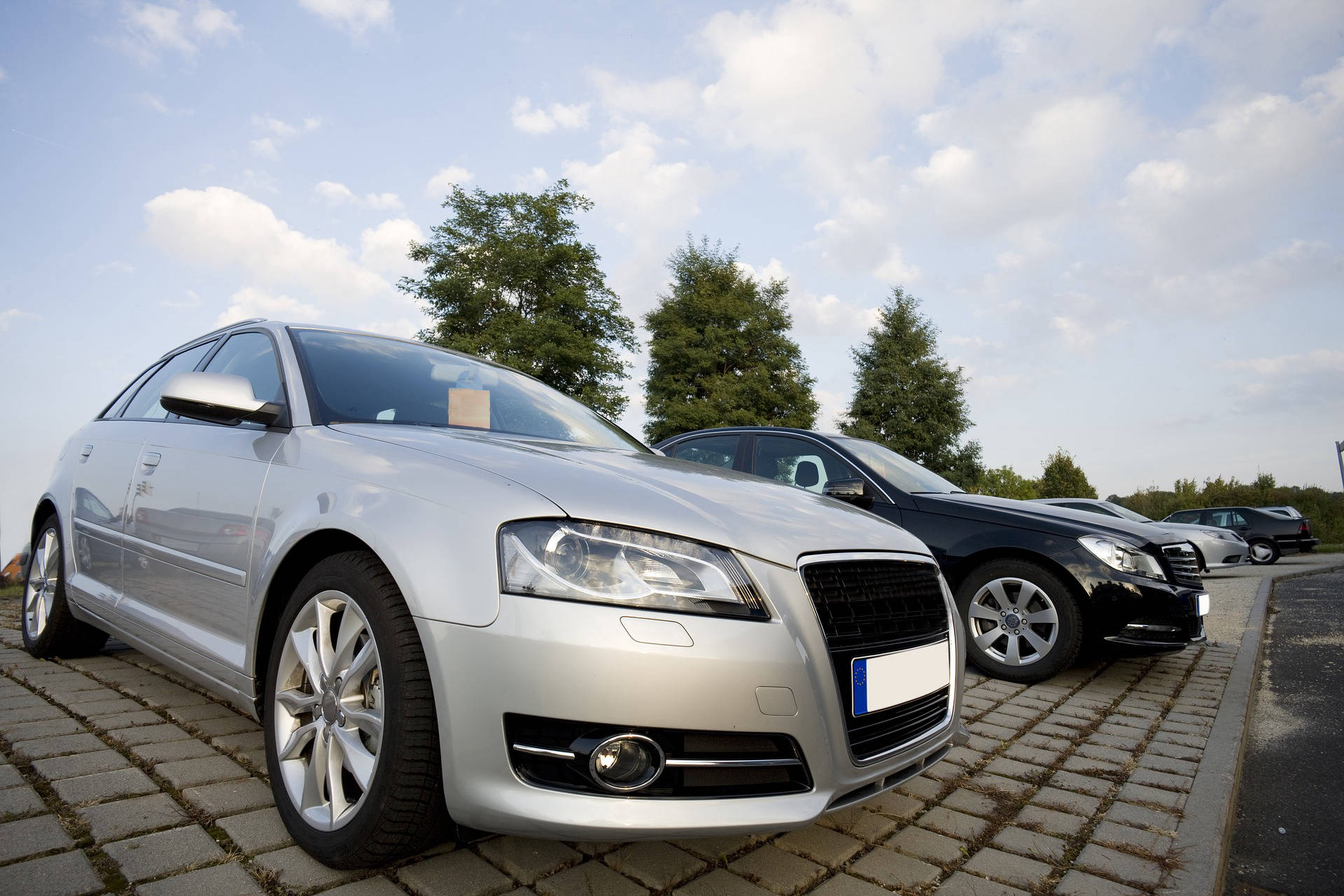 AUTO SALES & SERVICE